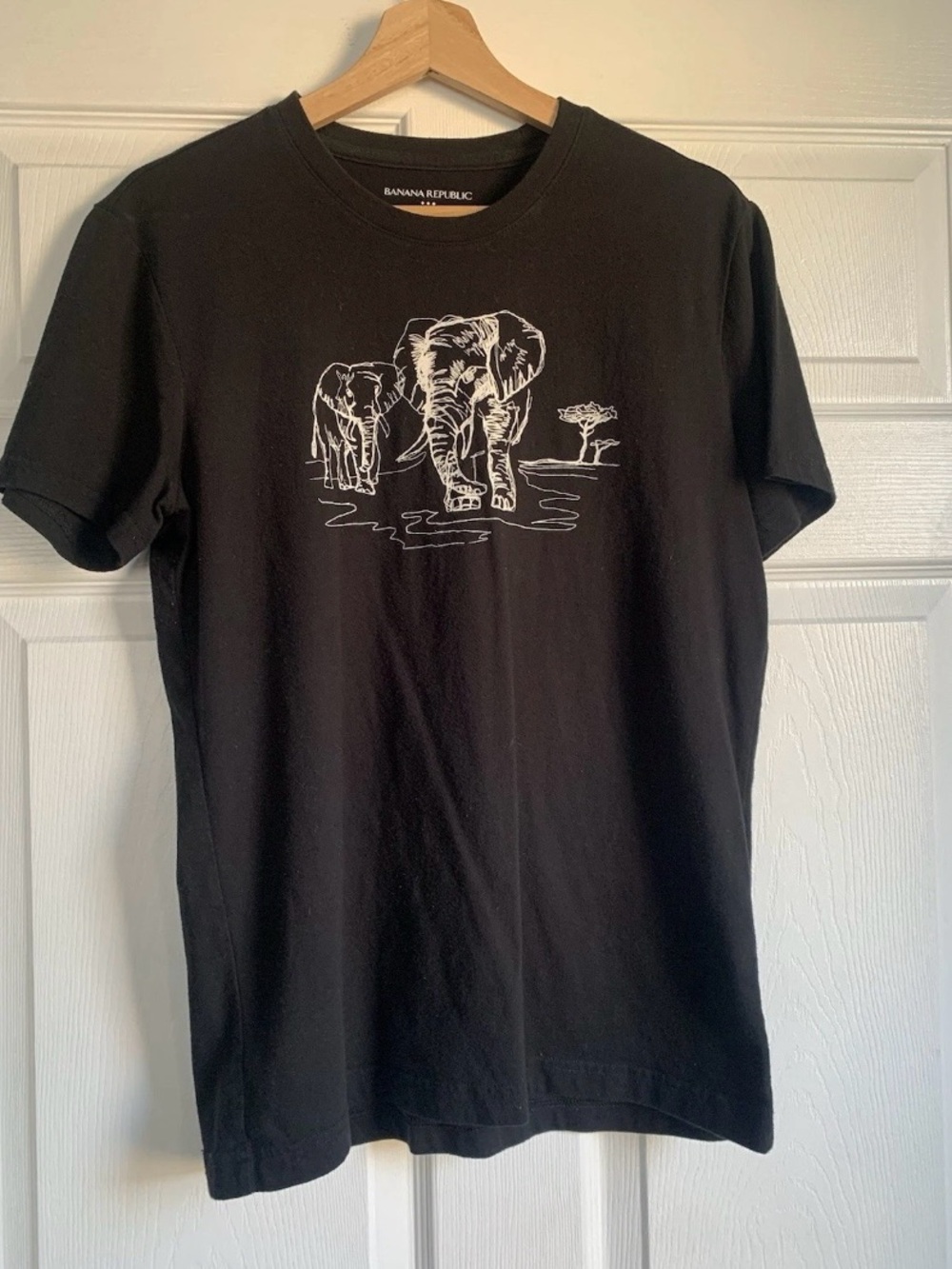 Banana Republic Black Graphic Elephant Tee